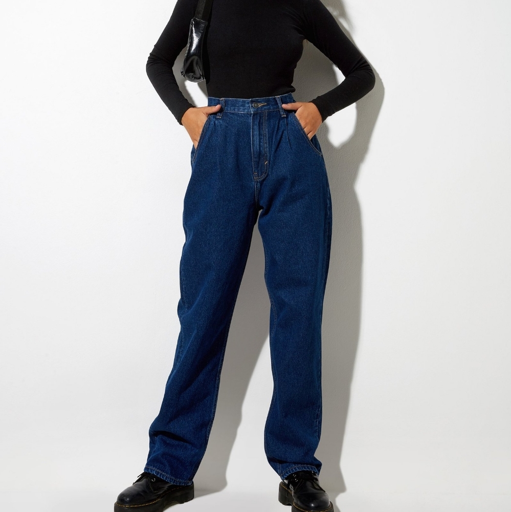 NWT High Waisted Pleated Jeans